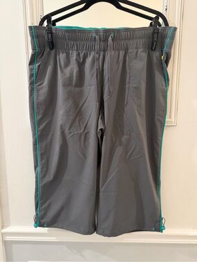 Made for Life Capris / Pedal Pushers